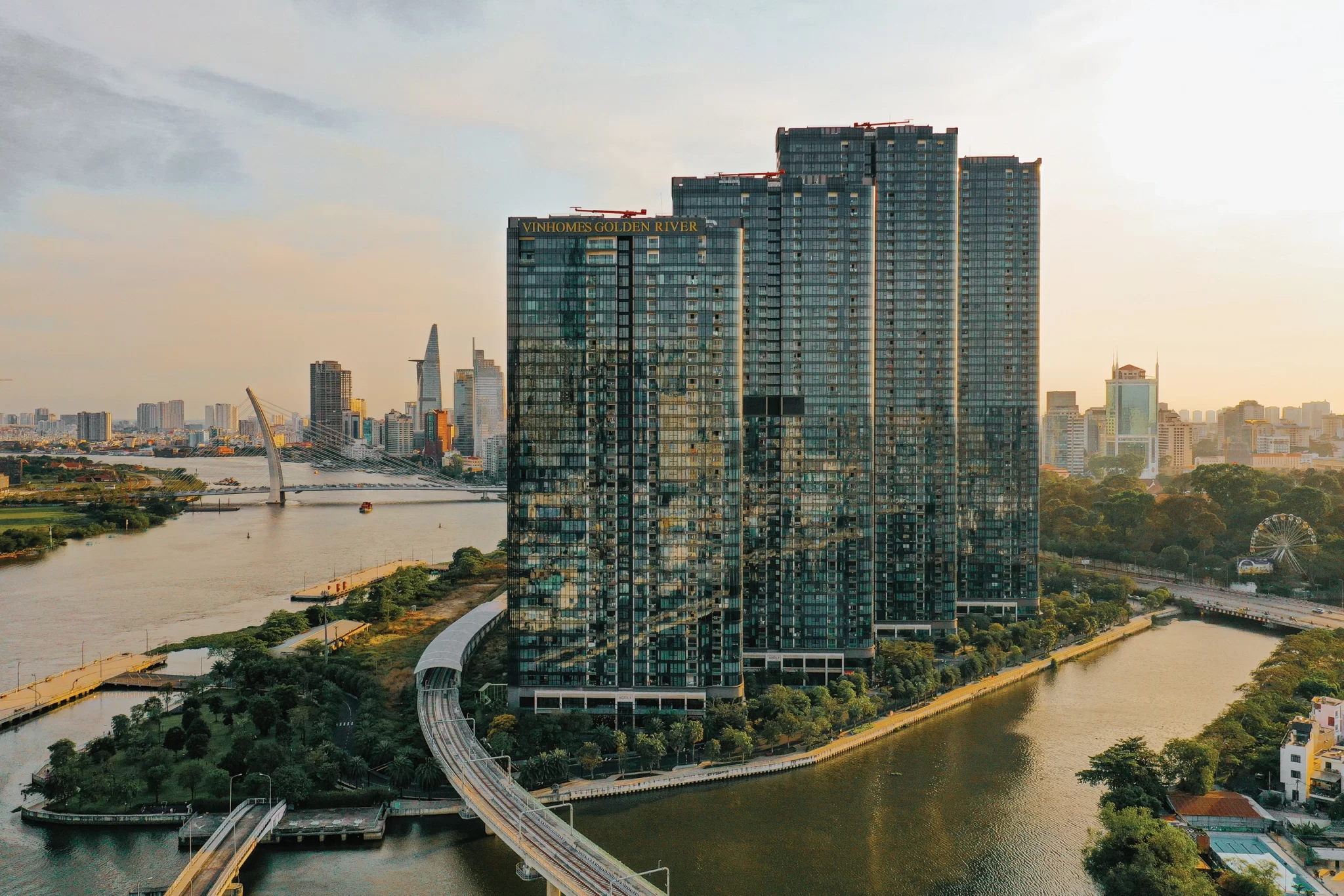 Vinhomes Golden River (Vinhomes Ba Son)